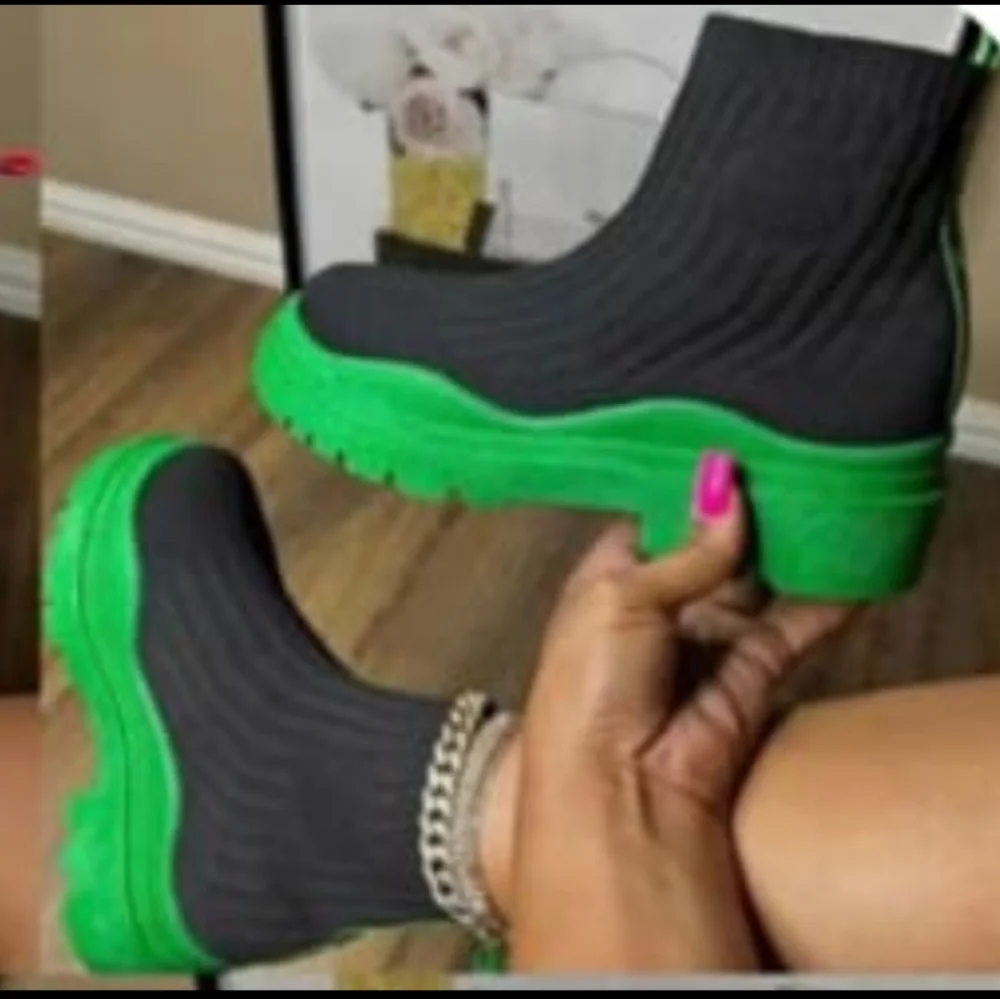 Women Boots - Picture 1 of 1